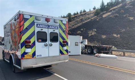 acident at junction of box canyon and hwy 97|Two drivers killed in head.